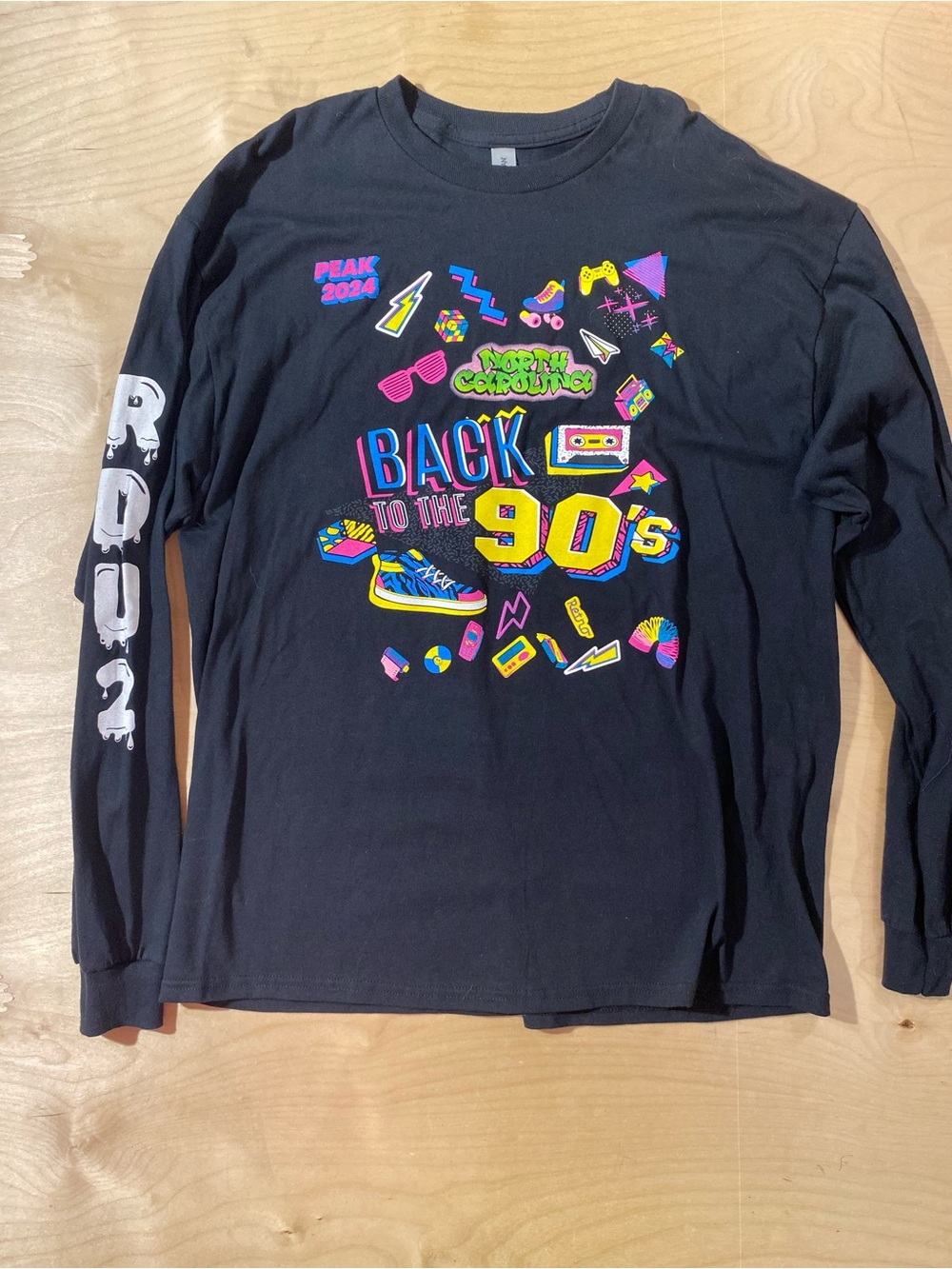 Custom Ink Black "Back to the 90's" Graphic Long Sleeve Tee XL (SC) - Picture 7 of 12